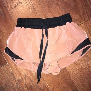 Lululemon mauve, Hotty Hot Shorts size 4